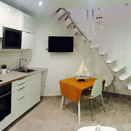 Triplex Las Americas Apartment